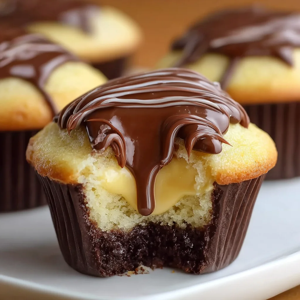 Boston Cream Cupcakes | Cream-Filled, Chocolate-Topped & Irresistibly Classic!