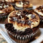 Black Bottom Cupcakes – Rich, Creamy & Loaded with Chocolate Cheesecake Goodness!
