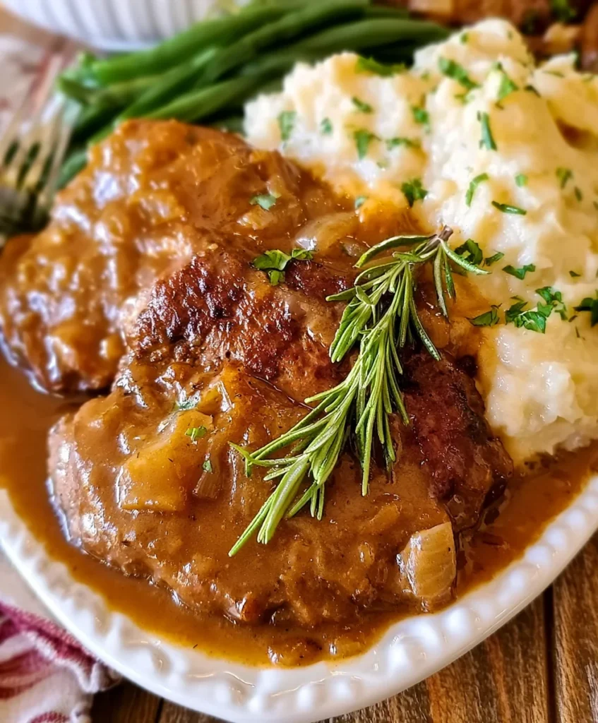 Crock Pot Cube Steak with Gravy – Tender, Savory & Melt-in-Your-Mouth Comfort Food!